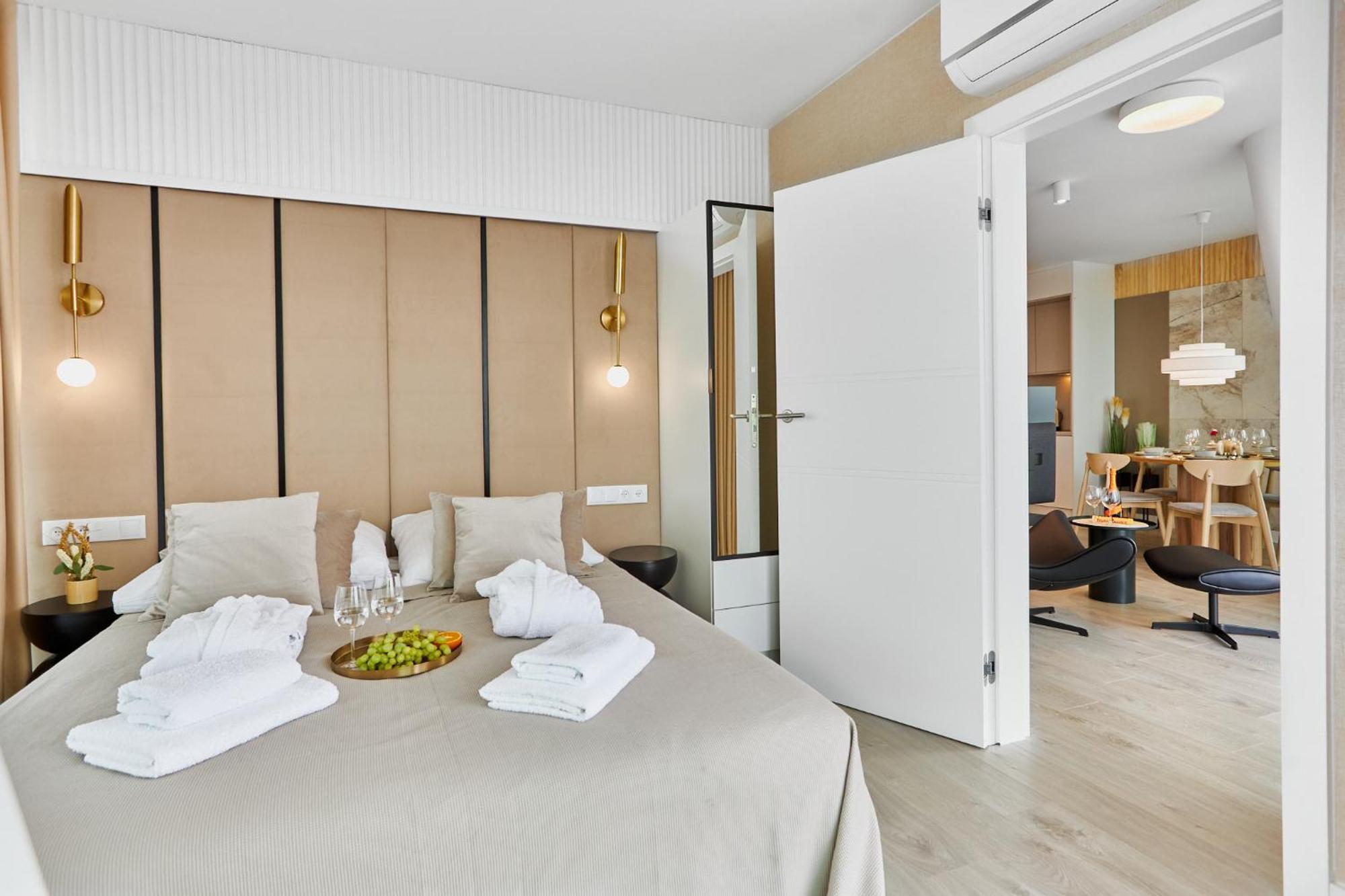 Wave Beachfront Family Apartment Miedzyzdroje Extérieur photo